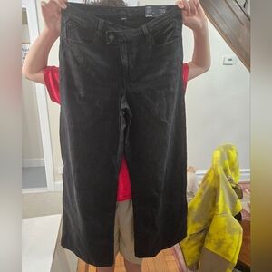 American Eagle Soft Wide Leg Assymetrical Jeans